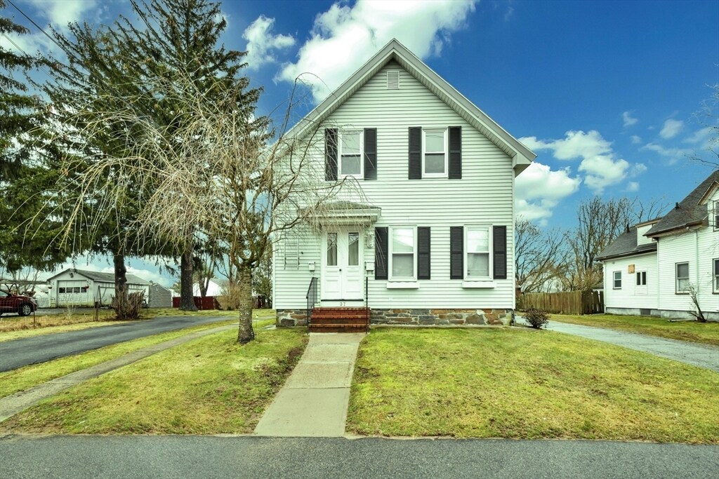 37 Wilbur St Unit 2, Taunton, MA 02780 Room for Rent in Taunton, MA