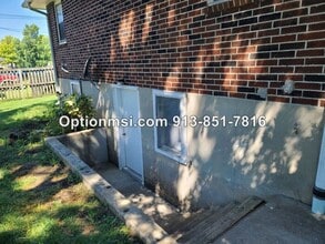 Building Photo - 1009 Locust St