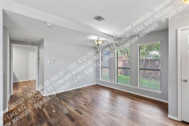 Foto del edificio - 473 Leisure Ln