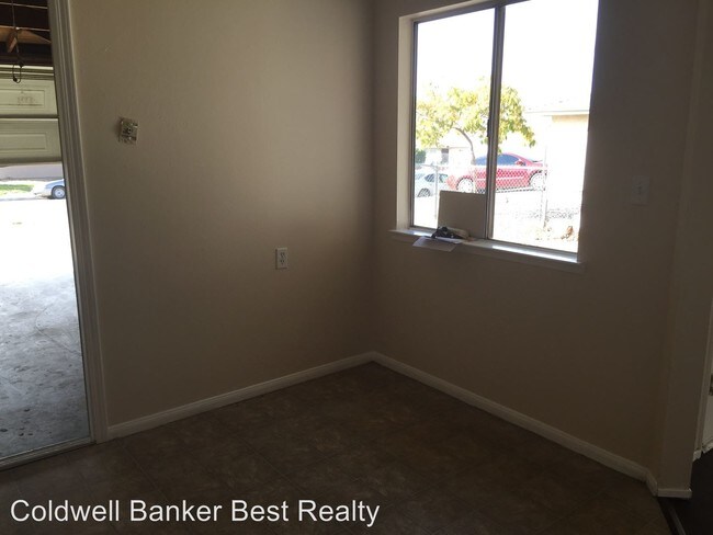 Building Photo - 812 Aspen Dr