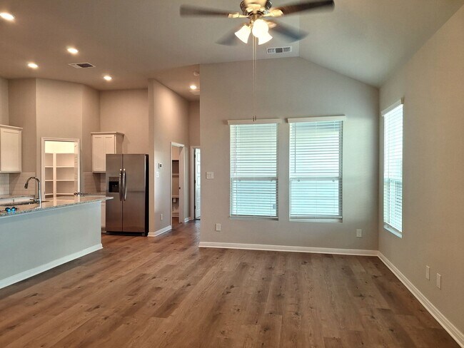 Building Photo - Stunning 4x3 Luxury Duplex in Buda, TX!