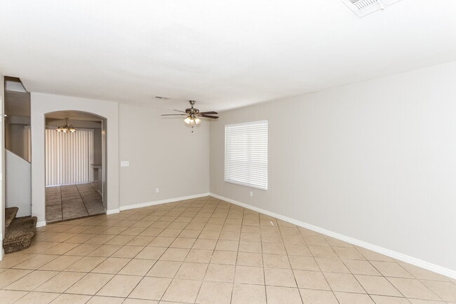 Building Photo - 995 River Walk Ct
