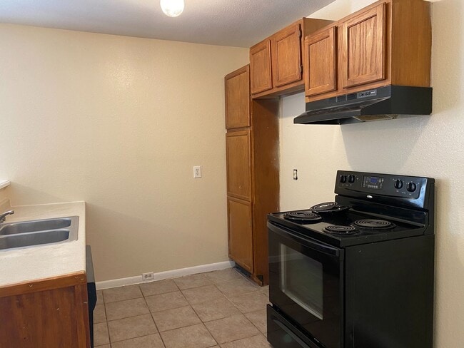 Foto del edificio - 7545 Windsor Oaks