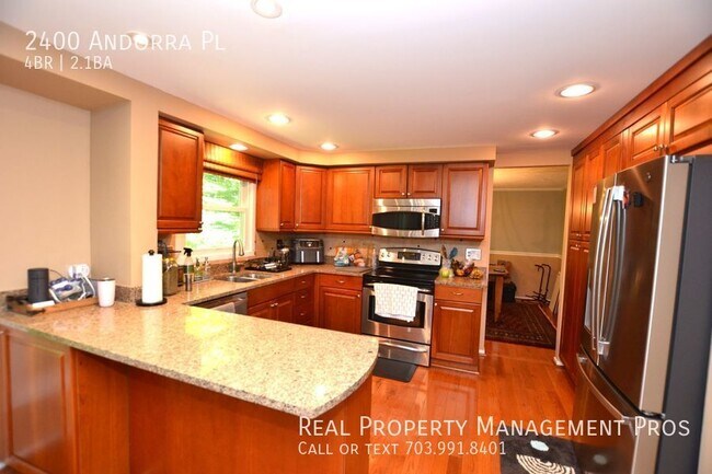 Foto del edificio - Coming Soon 7/5/23! Updated 4 bedroom 2.5 ...