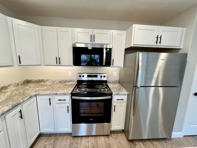 Foto del edificio - Newly Built 4 Bed/4.5 Bath in Central MHK