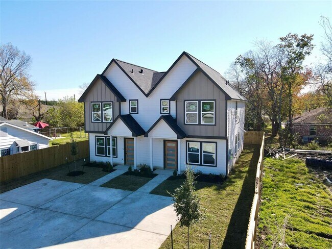 Building Photo - 8026 Attwater St