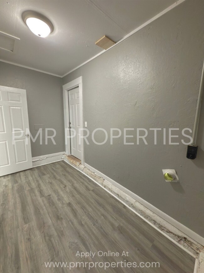 Foto del edificio - 4 Bedrooms - 1 Bathroom House.