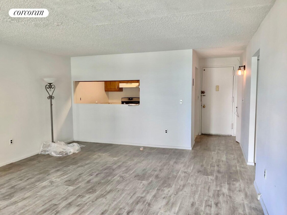 Foto principal - 25-54-54 12th St