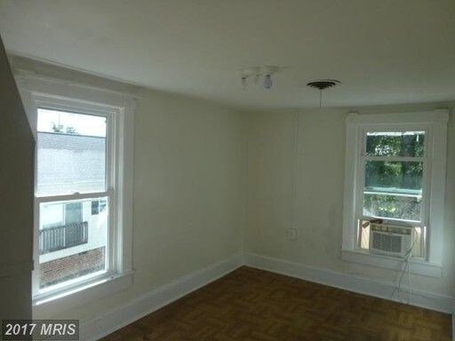 Building Photo - 406 Summit St