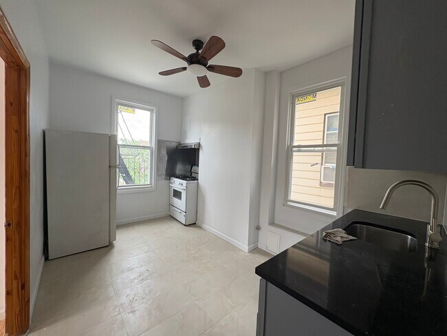 Kitchen - 5414 94th St