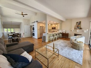 Building Photo - 34 Lausanne Ct