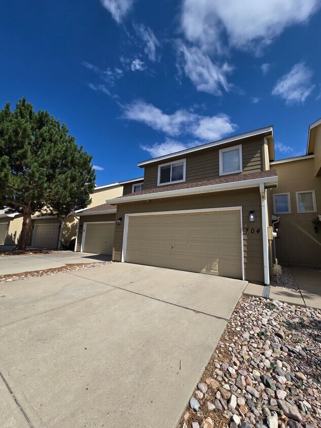 Foto principal - Great Townhome in Windsor