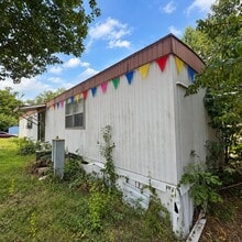 Building Photo - 52 Deerwood Park