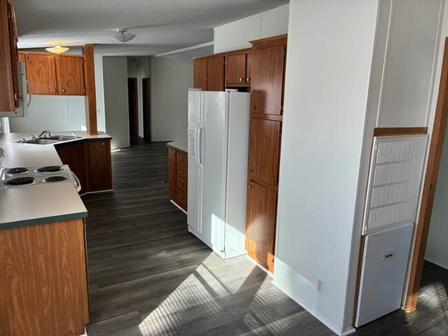 Foto del edificio - 1220 Garden Grove Ln