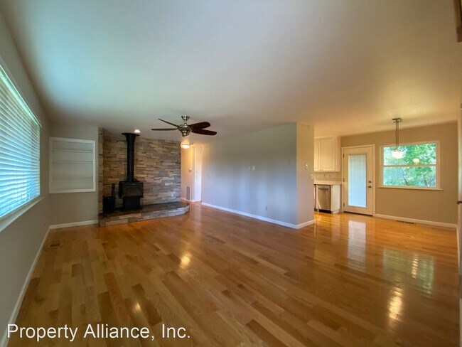 Building Photo - 2 br, 1.5 bath House - 1051 Harris Road