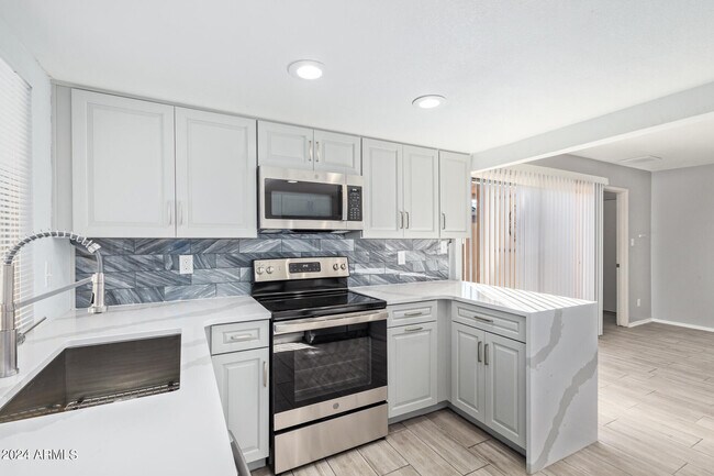 Foto del edificio - 14237 N 41st Dr