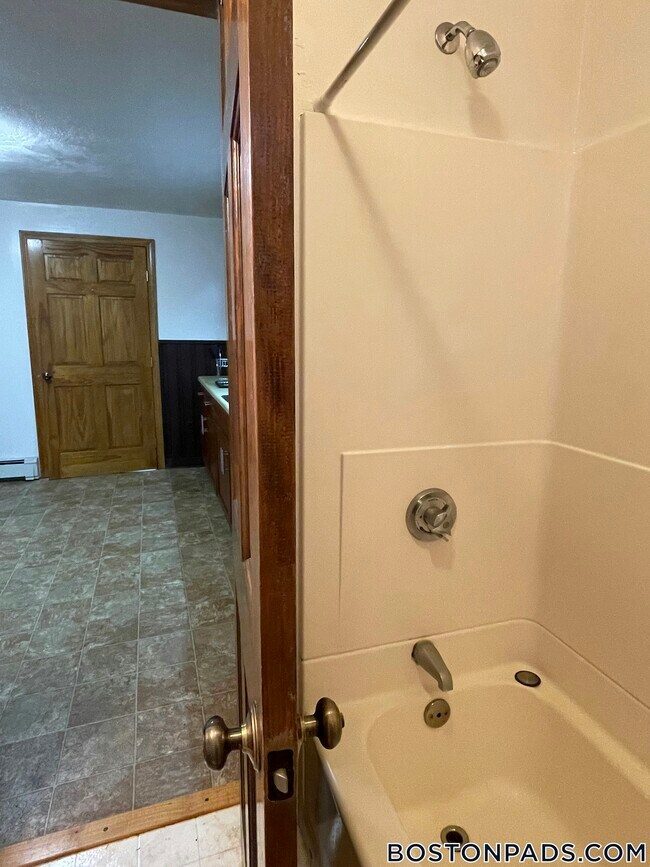 Foto del edificio - 57 Roseland St