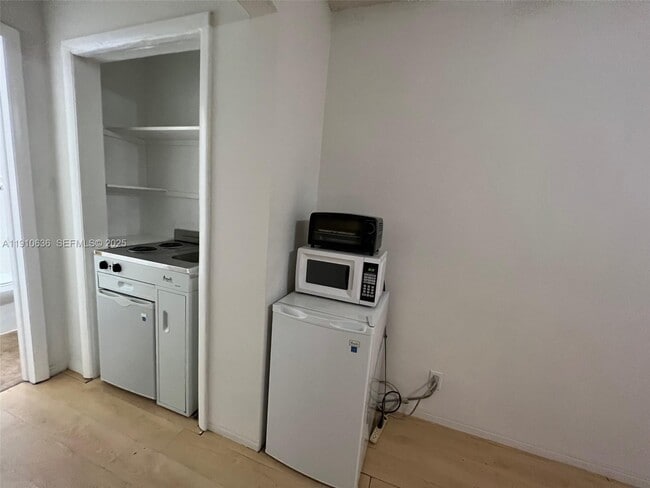 Foto del edificio - 4841 SW 45th Ave