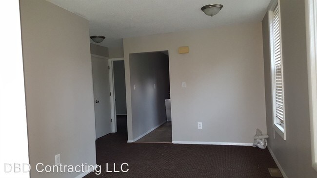 Building Photo - 1225 E Lewis St