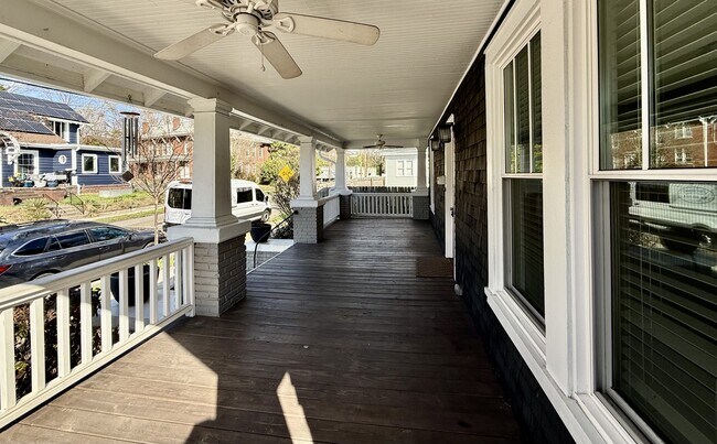 Building Photo - 107 W Geer St