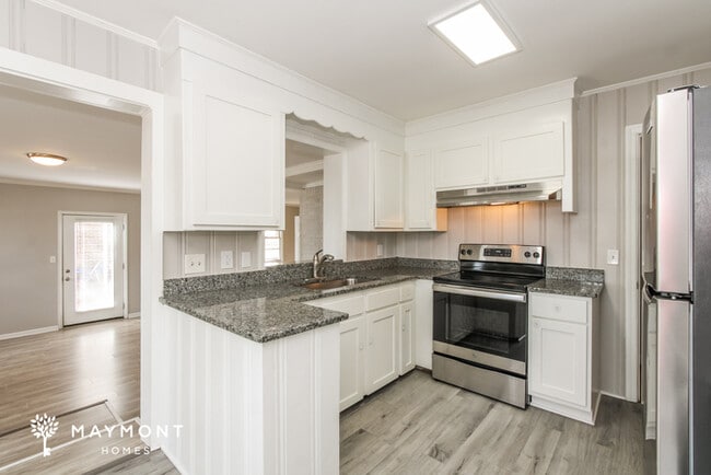 Foto del edificio - 911 Airport Blvd