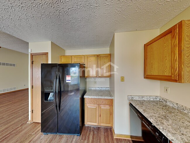 Foto del edificio - 7181 Candlestone Dr