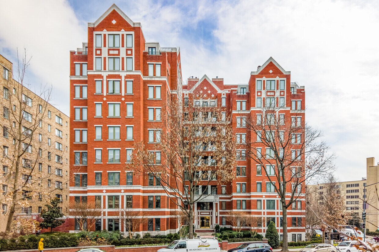 The Saratoga Apartments - The Saratoga Apartments