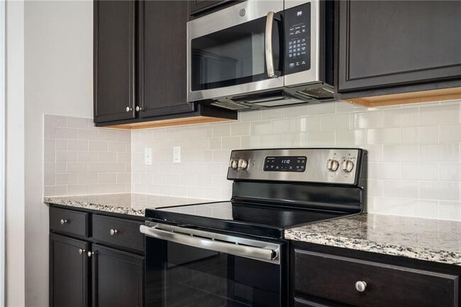 Building Photo - 1611 Meadow Crossing