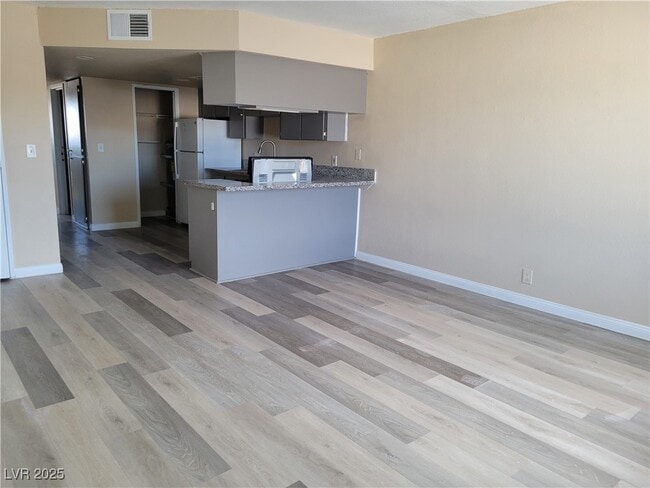 Building Photo - 3701 Thomas Ave