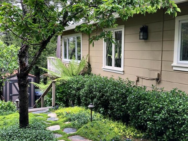 Building Photo - 3 bedroom in Ross CA 94957