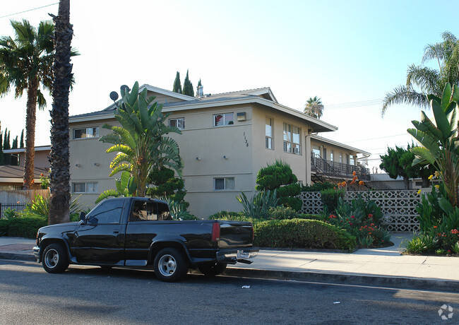 Building Photo - Casa Grande Apartments