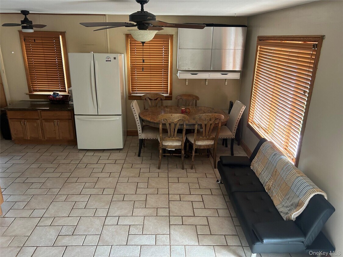 Foto principal - 239 Curtin Ave