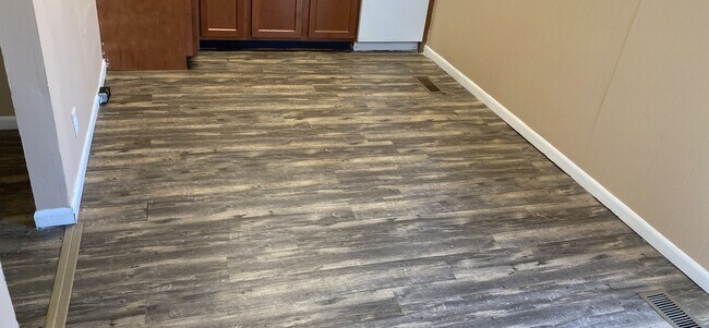 Foto del edificio - 2102 Piccadilly Ave 3BR/1BA (Dayton)