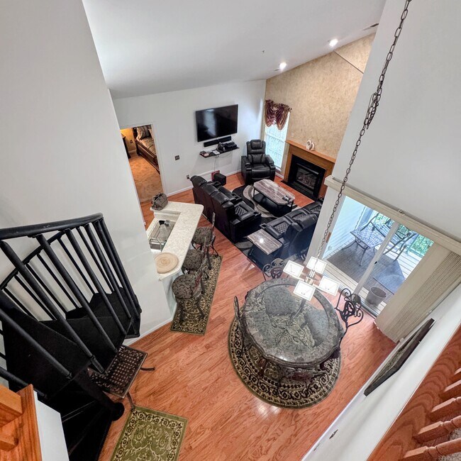 Building Photo - 15616 Everglade Ln