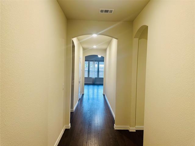 Building Photo - 3402 Woodford Dr