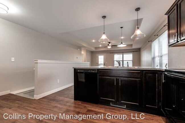 Foto del edificio - 4 br, 2.5 bath House - 2302 W Deerbrooke T...