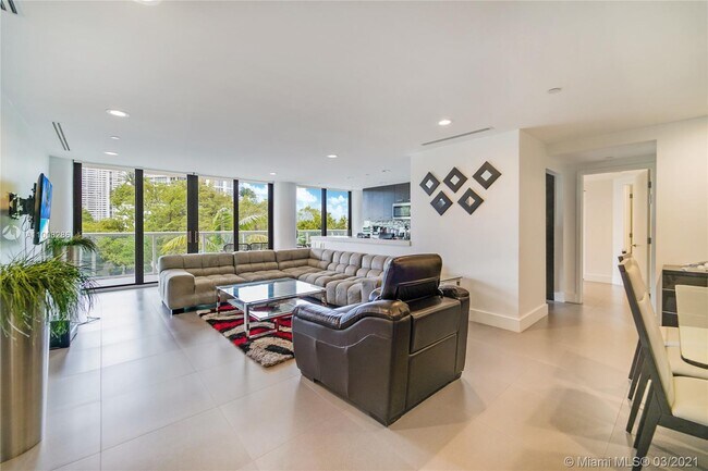 Foto del edificio - 4000 Island Blvd