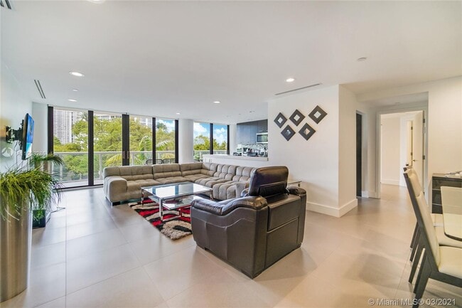 Building Photo - 4000 Island Blvd