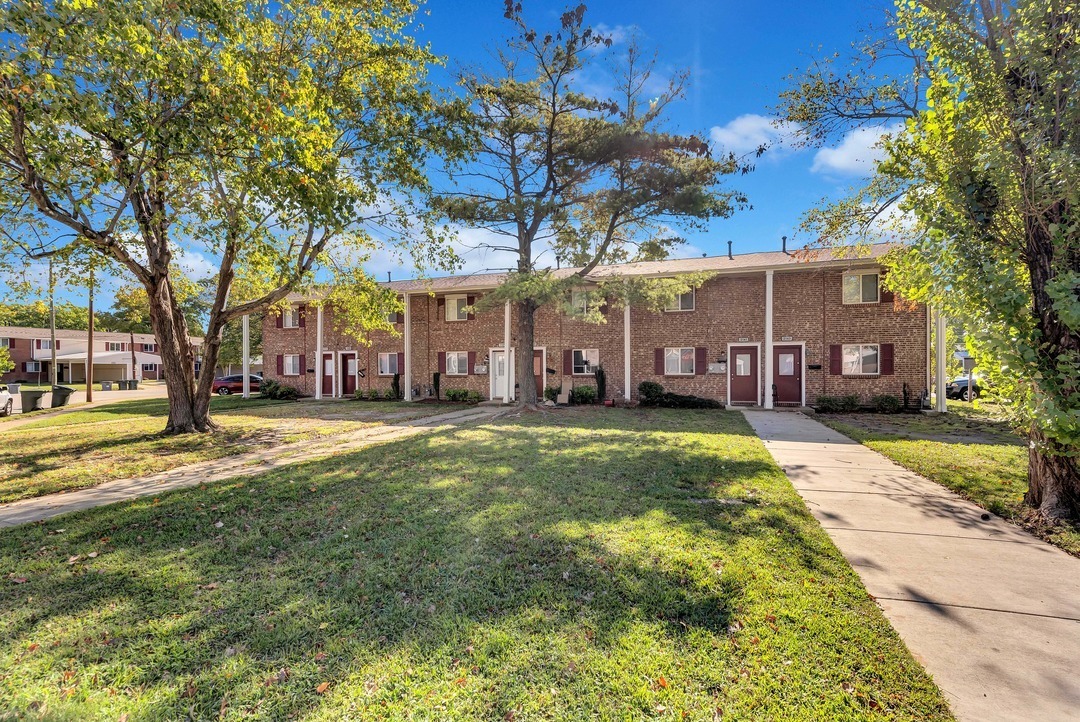 Primary Photo - Avalon Townhomes