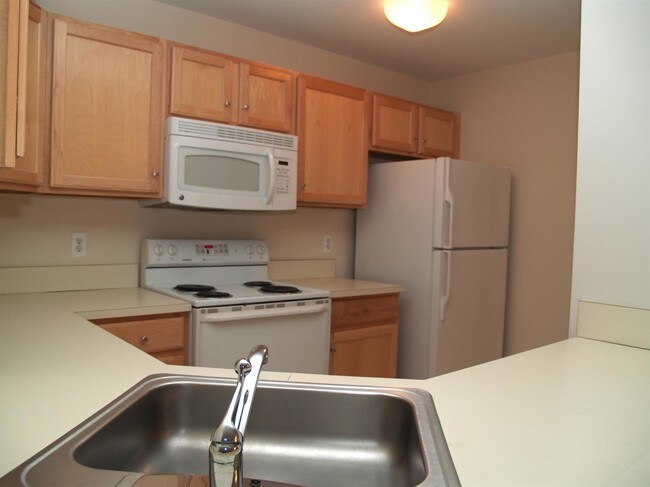 Building Photo - 2794 Barclay Way