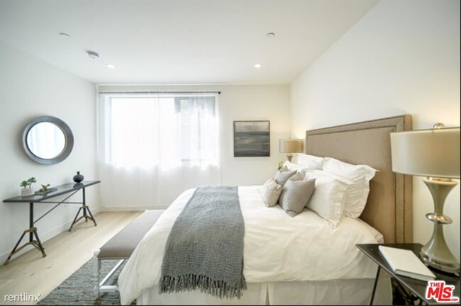 Foto del edificio - 3 br, 3.5 bath House - 4519 N Via Nova Dr