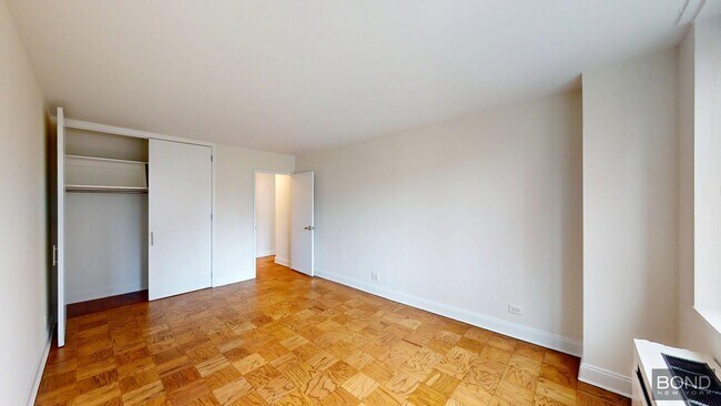 Foto del edificio - 400 E 71st St