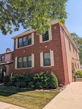 Building Photo - 6113 N Karlov Ave