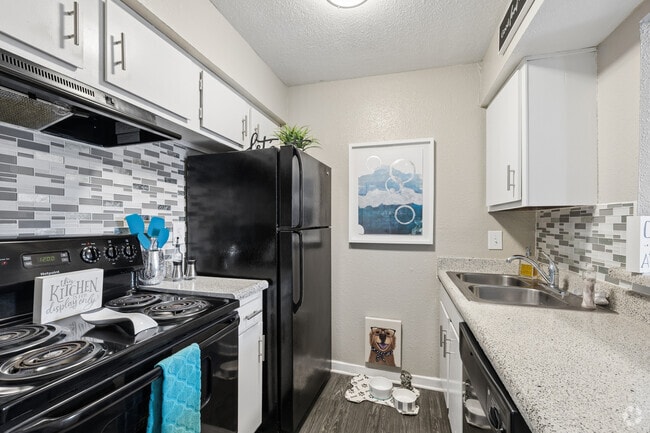 Padre Island 2BR, 1BA - 903SF - Kitchen - Veranda