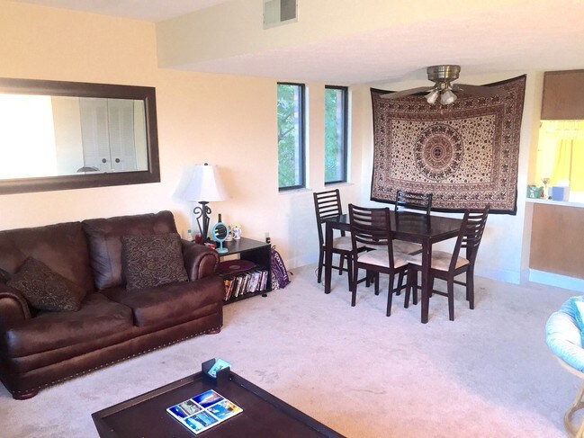 Building Photo - 3242 Niagara Square