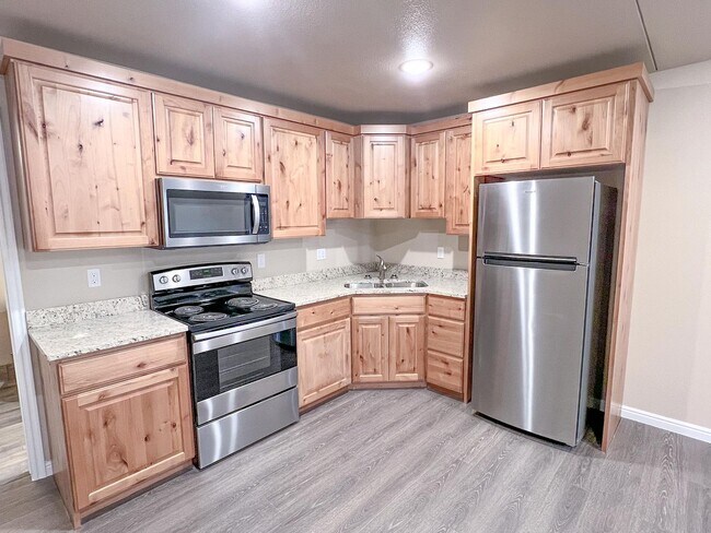 Building Photo - *Utilities Included* S108 Studio Apartment In Hildale