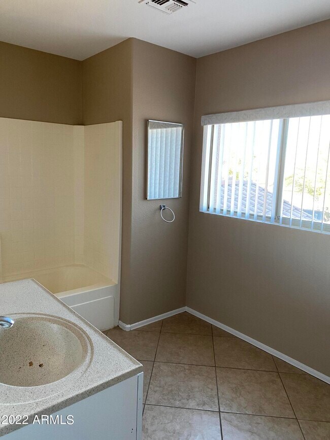 Foto del edificio - 3427 E Derringer Way