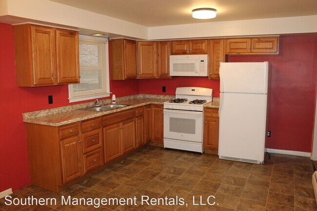 Foto del edificio - 3 br, 1 bath House - 825 A Edgewood Rd.