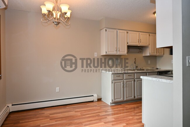 Foto del edificio - Stunning 3 Bed, 1.5 Bath Home in Grand Forks