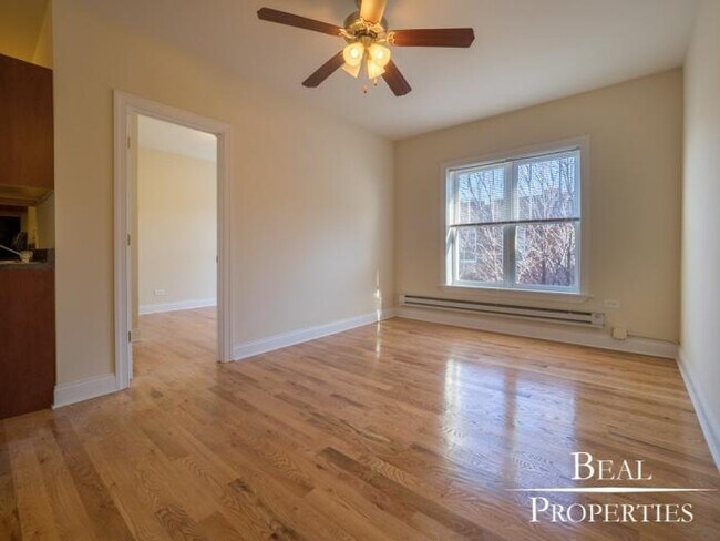 Foto del edificio - 1 bedroom in CHICAGO IL 60657
